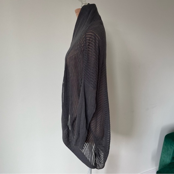 Alice + Olivia Gray Linen Blend Shadow Striped Circle Open Cardigan EUC Size XS - Picture 2 of 10